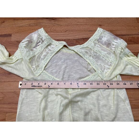 Free People Women's S Green Blouse Top Rayon Tunic Semi-Sheer Asymmetrical Hem - Picture 9 of 9